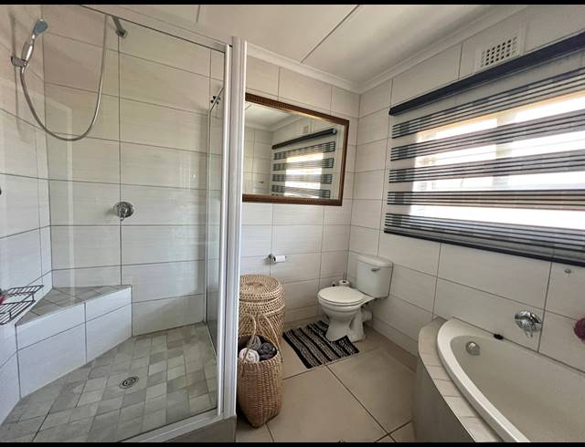 3 BEDROOM TOWNHOUSE TO LET IN UMKOMAAS